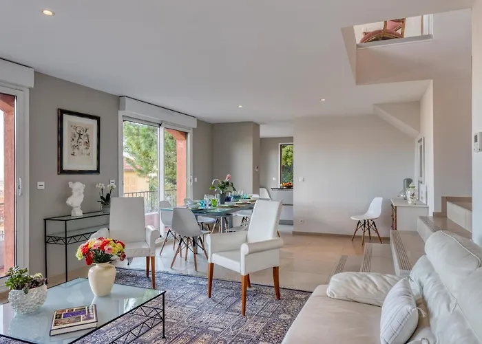 Villa Sur Les Hauteurs De Nice, Proche Centre *