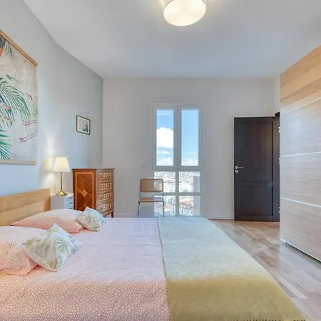 Gasthof Sur Les Hauteurs De Nice, Proche Centre