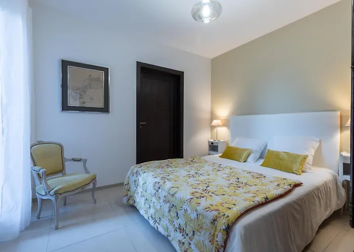 Villa Sur Les Hauteurs De Nice, Proche Centre *