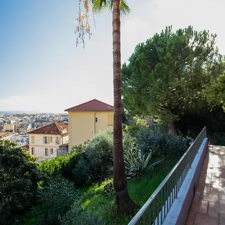 Penzion Sur Les Hauteurs De Nice, Proche Centre 4*