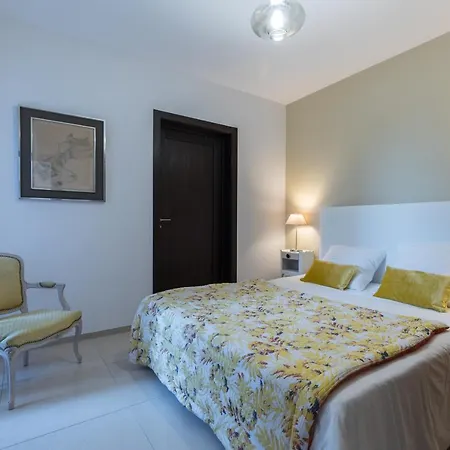 Penzion Sur Les Hauteurs De Nice, Proche Centre 4*